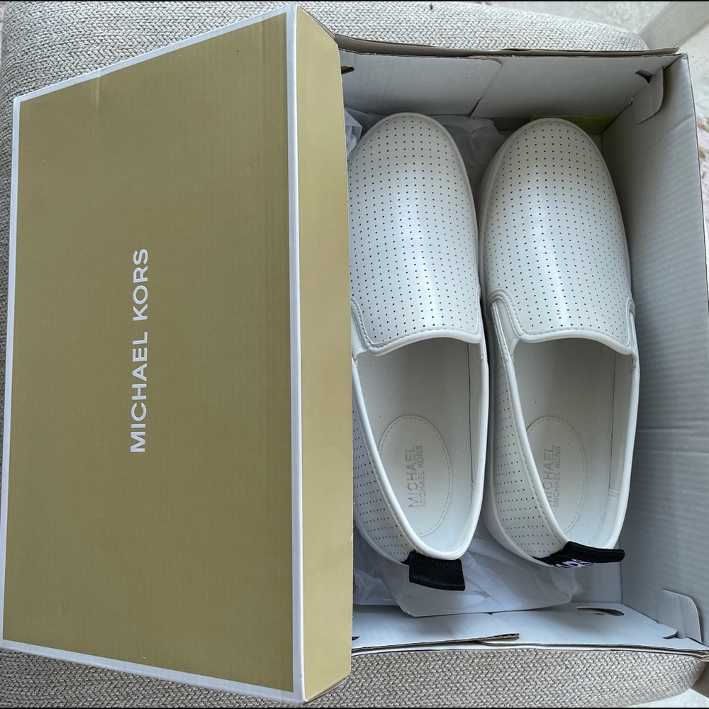 Michael Kors Teddy Slip On Lasered Nappa Pu Perf Optic White - Picture 2 of 7